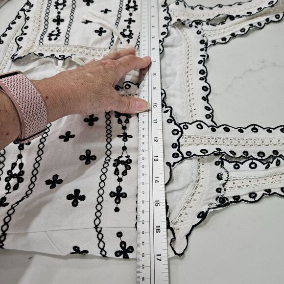 Abercrombie & Fitch Top and Shorts Set Sz Small Embroidered Eyelet White & Black - Picture 6 of 11